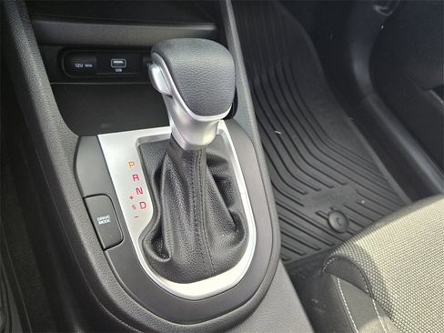 Used 2022 Kia Forte LXS image 18