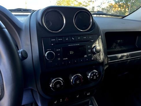 Used 2017 Jeep Patriot Latitude image 75