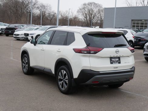 Used 2023 Nissan Rogue SV image 5