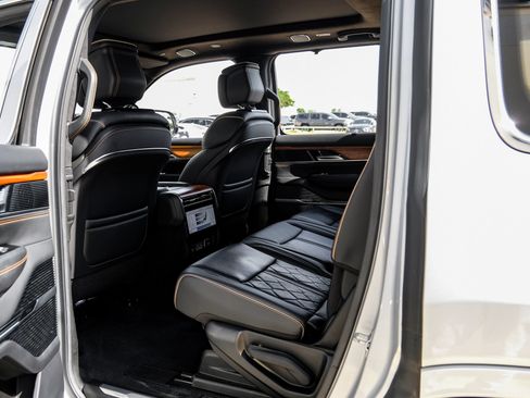 Used 2022 Jeep Grand Wagoneer Series III w/ Flexible Seating Group AWD/4WD image 51
