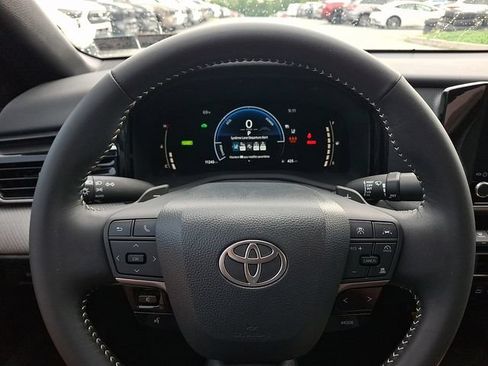 Used 2026 Toyota Camry SE FWD image 18