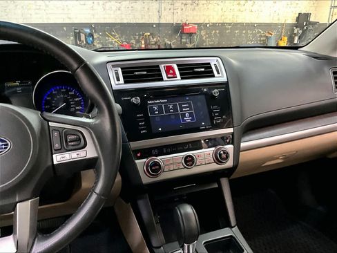 Used 2017 Subaru Outback 2.5i Limited AWD/4WD image 9