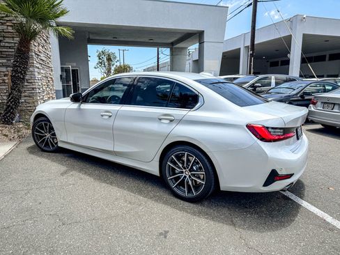 Used 2019 BMW 330i Sedan w/ Convenience Package RWD image 3