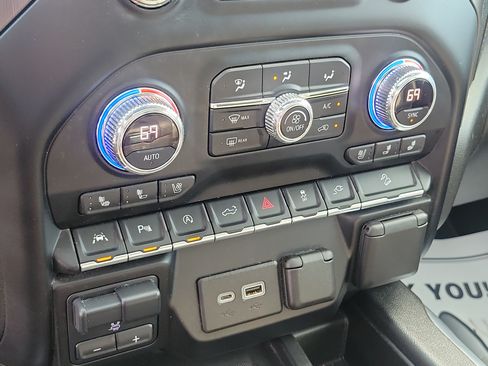 Used 2021 GMC Sierra 1500 AT4 w/ AT4 Value Package AWD/4WD image 28