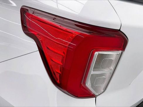 Used 2020 Ford Explorer XLT w/ Equipment Group 202A image 29