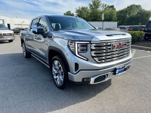 Used 2023 GMC Sierra 1500 Denali w/ Denali Reserve Package AWD/4WD image 8