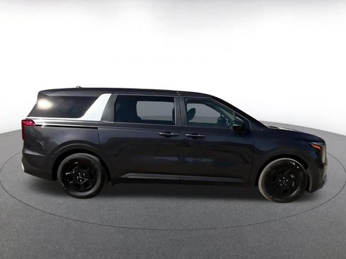 Used 2026 Kia Carnival FWD image 16