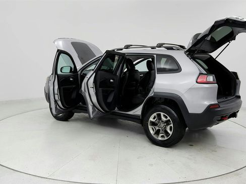 Used 2019 Jeep Cherokee Trailhawk AWD/4WD image 10
