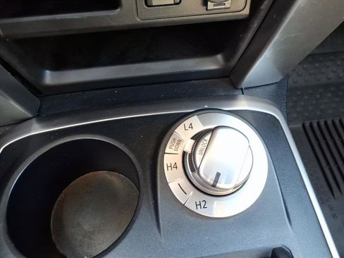 Used 2018 Toyota 4Runner SR5 Premium image 26