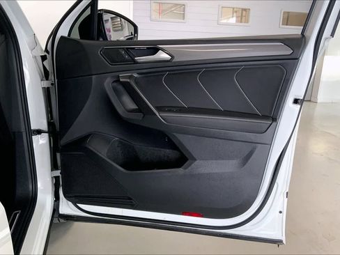 Used 2023 Volkswagen Tiguan SE R-Line FWD image 26