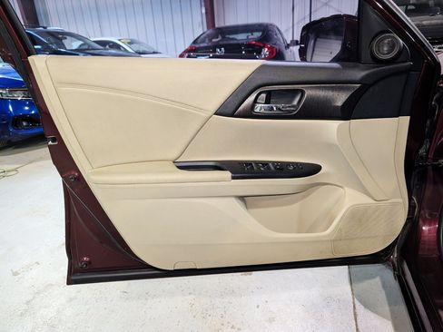 Used 2014 Honda Accord EX image 11