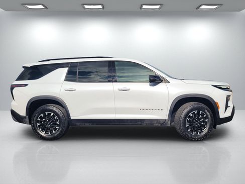 Used 2026 Chevrolet Traverse Z71 w/ Enhanced Driving Package AWD/4WD image 3