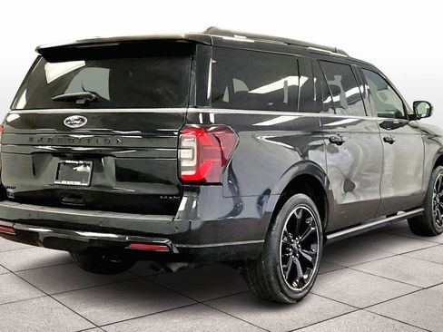 Used 2022 Ford Expedition Max Limited image 11
