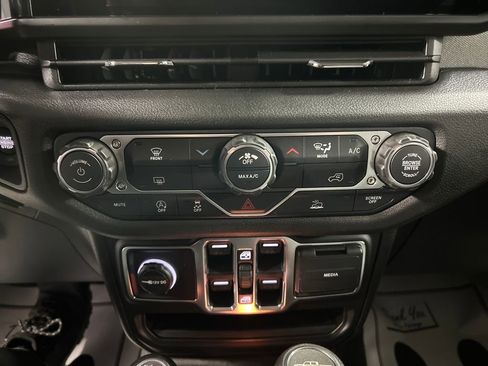 New 2026 Jeep Gladiator Sport image 16