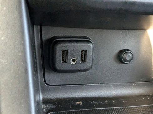 Used 2019 Chevrolet Colorado Z71 w/ LPO, Premium Interior Package image 20