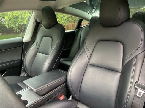 Used 2023 Tesla Model 3 Standard Range RWD image 3