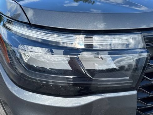 Used 2025 Ford Explorer ST-Line w/ ST-Line Street Pack AWD/4WD image 55