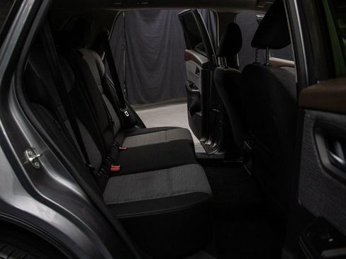 Used 2023 Nissan Rogue SV image 18