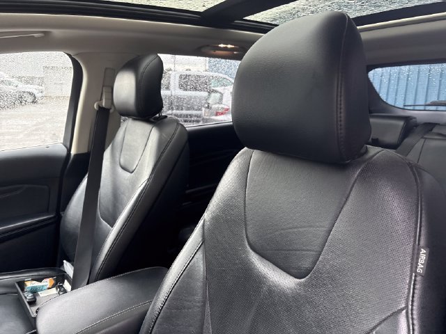 Used 2017 Ford Edge Titanium w/ Equipment Group 301A AWD/4WD image 9
