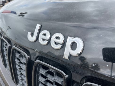 Used 2022 Jeep Grand Cherokee Laredo E image 22