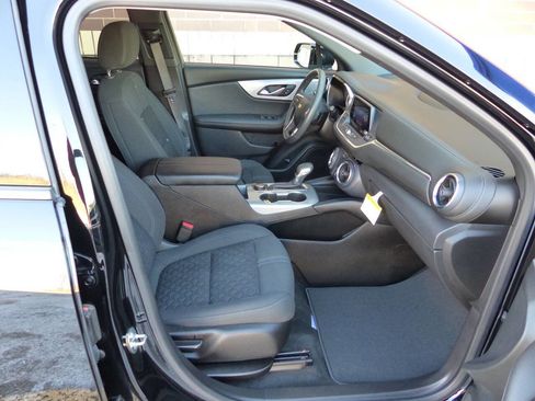 Used 2021 Chevrolet Blazer LT image 40