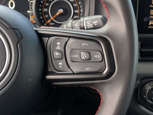 Used 2024 Jeep Wrangler Unlimited Rubicon AWD/4WD image 27