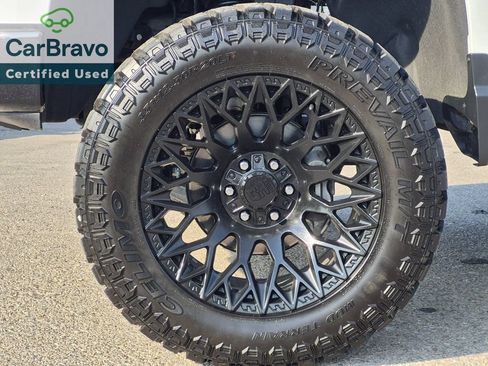 Used 2025 Chevrolet Silverado 1500 LT Trail Boss w/ Convenience Package II AWD/4WD image 10