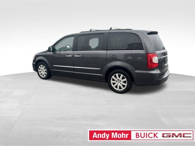 Used 2016 Chrysler Town & Country Touring w/ Driver Convenience Group FWD image 11