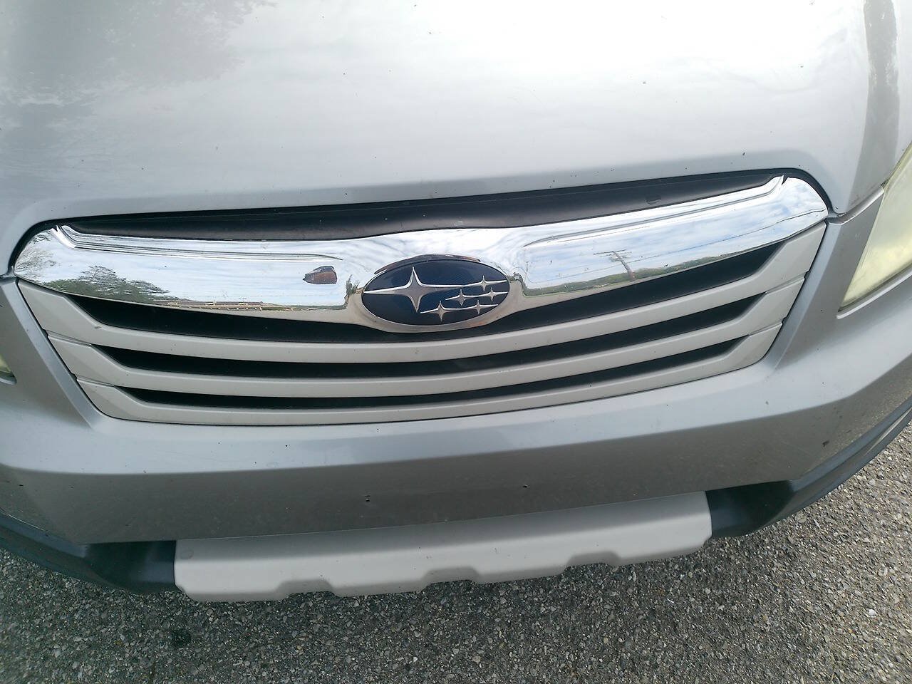 Used 2011 Subaru Outback 3.6R Limited w/ PWR Moonroof Pkg AWD/4WD image 19