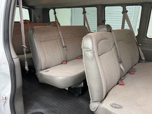 Used 2019 Chevrolet Express 3500 LS RWD image 13
