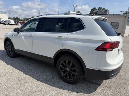 Used 2024 Volkswagen Tiguan SE FWD image 5