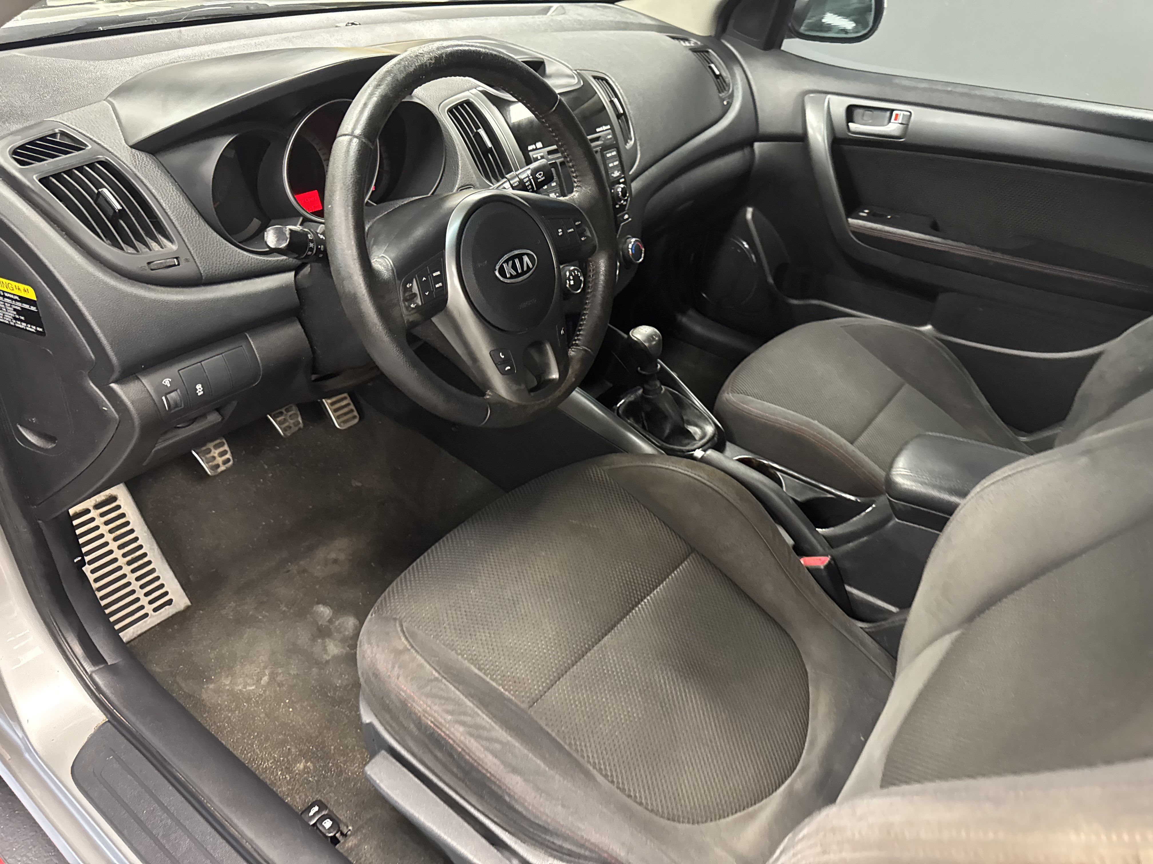 Used 2012 Kia Forte Koup SX FWD image 6