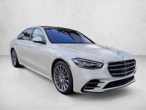 Used 2022 Mercedes-Benz S 580 4MATIC Sedan image 3
