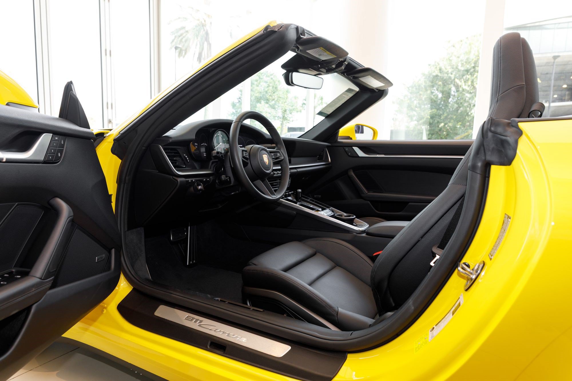 Used 2022 Porsche 911 Carrera RWD image 19