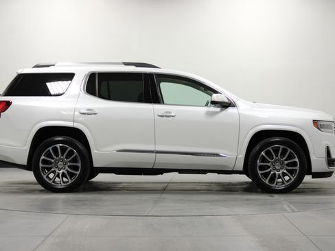 Used 2022 GMC Acadia Denali w/ Denali Technology Package image 3