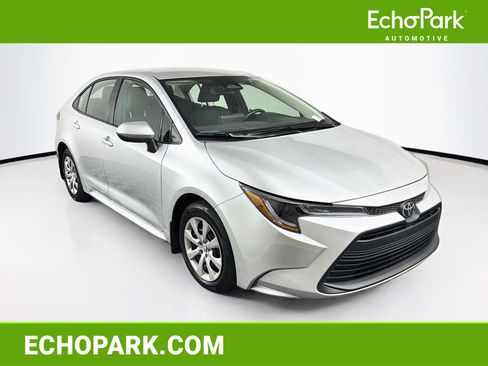 Used 2026 Toyota Corolla LE FWD image 1