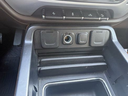 Used 2015 GMC Sierra 1500 SLT w/ SLT Crew Cab Value Package image 17