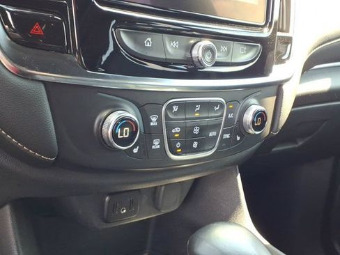 Used 2022 Chevrolet Traverse LT w/ Midnight/Sport Edition FWD image 14
