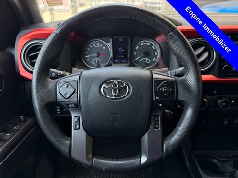 Used 2019 Toyota Tacoma TRD Sport AWD/4WD image 12
