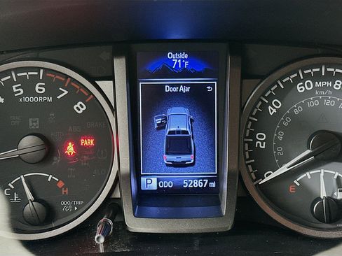 Used 2020 Toyota Tacoma TRD Off-Road image 16