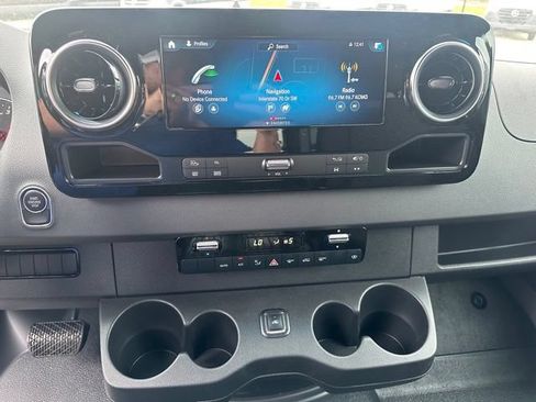 Used 2023 Mercedes-Benz Sprinter 2500 image 15
