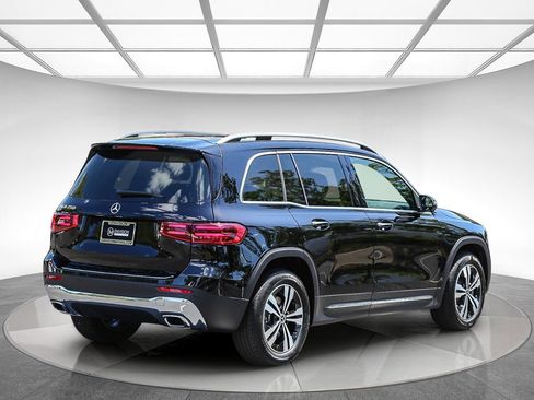 New 2026 Mercedes-Benz GLB 250 image 4