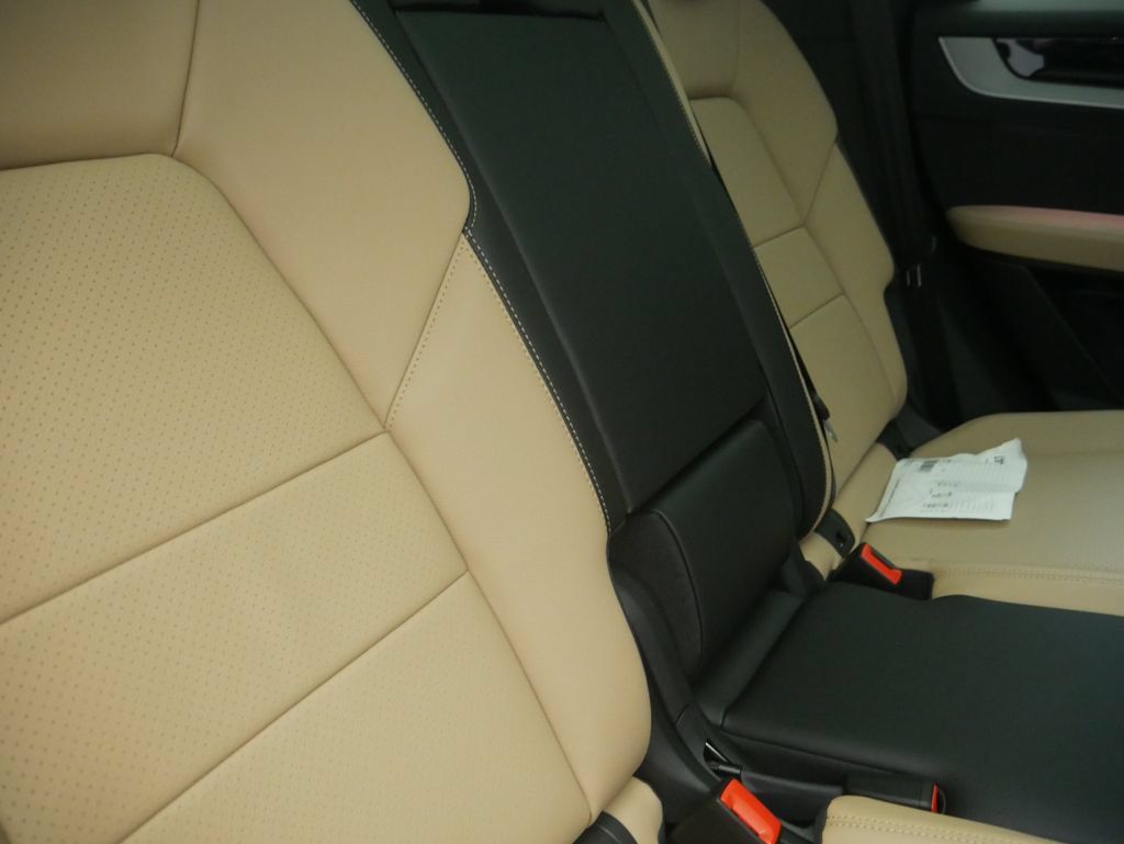 Certified 2026 Porsche Cayenne AWD/4WD image 36