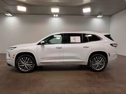 Used 2025 Buick Enclave Avenir w/ Super Cruise Package AWD/4WD image 7