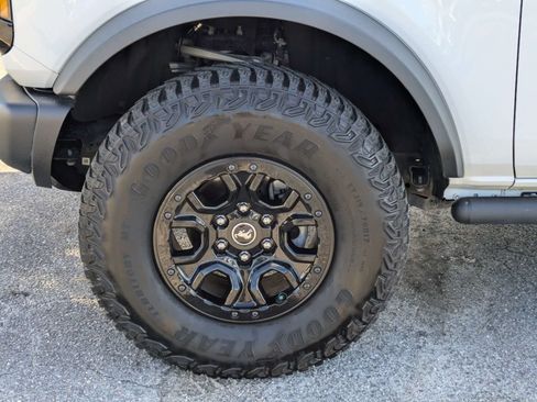 Used 2023 Ford Bronco Wildtrak AWD/4WD image 12