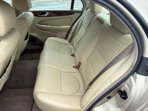 Used 2005 Jaguar XJ8 RWD image 34
