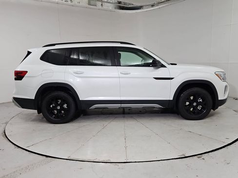 New 2026 Volkswagen Atlas Peak Edition AWD/4WD image 7