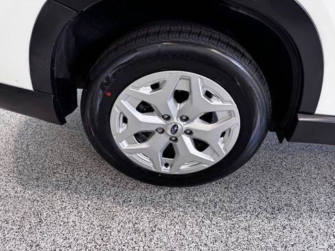 Used 2023 Subaru Forester AWD/4WD image 12