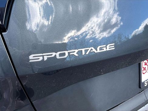 Used 2023 Kia Sportage LX image 22