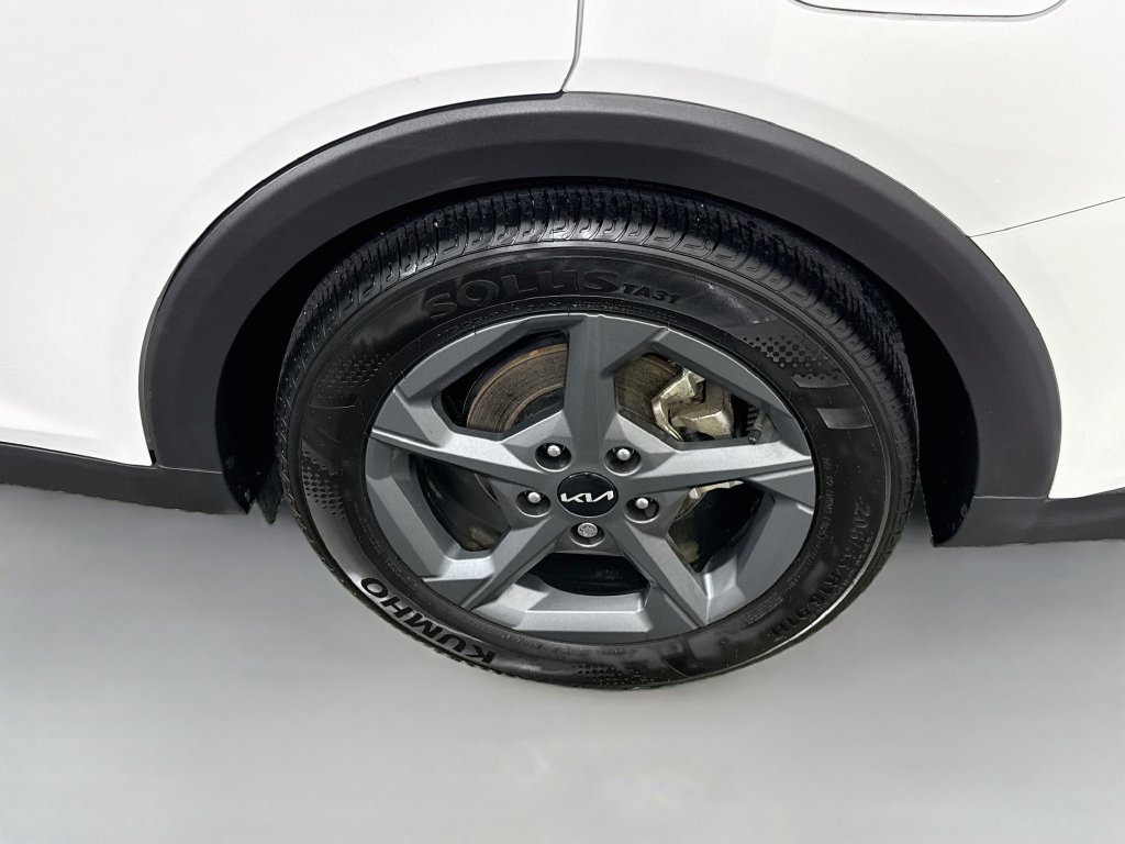 Certified 2025 Kia K4 FWD image 33